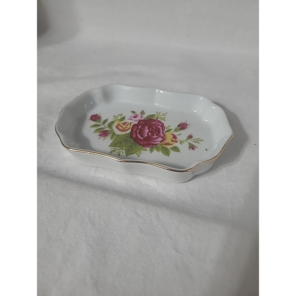 Vintage Porcelain Trinket Tray With Gold Trimmed Edge And Bouquet Of‎ Flowers